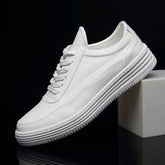 Zapatos casuales blancos de moda coreana de verano para hombre, fáciles de usar